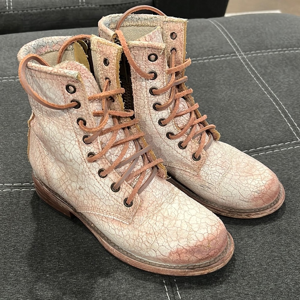 Freebird Manchester boots~ size 6~ Pink!
